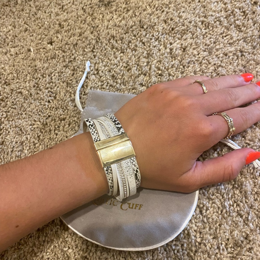Rustic Cuff bracelet. - Picture 5 of 5